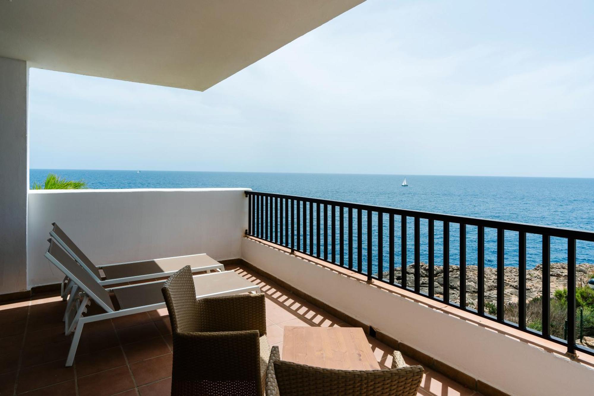 Alua Suites Las Rocas Cala d'Or  Exterior photo