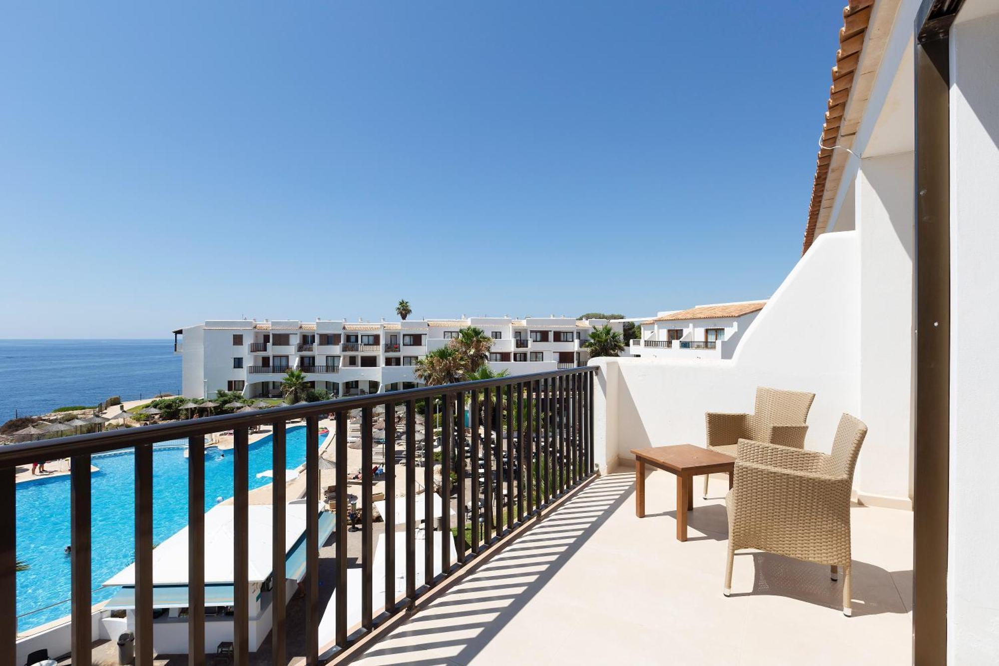 Alua Suites Las Rocas Cala d'Or  Exterior photo